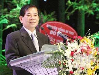 President Nguyen Minh Triet speaks at the Golden Rose Cup awards ceremony in Hanoi on March 6