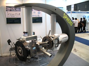 A Sphero automatic plastics machine displayed at Plastics & Rubber Vietnam 2010 in Ho Chi Minh City (Photo: Tuong Vy)