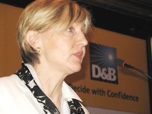 Corinne Saunders, Senior Vice President of D&B International Partnerships, announces the opening of D&B’s Vietnam representative office on Mar. 18, 2010 (Photo: Tuong Thuy)