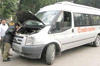 One of five 2007 Ford Transit minivans owned by Thien Truong Joint Stock Company (Photo: Tuoi Tre)