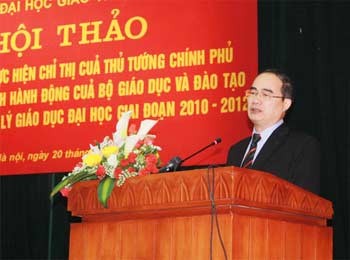 Deputy Prime Minister Nguyen Thien Nhan speaks at a conference March 20 in Hanoi on renovating Vietnam’s higher education system. He asked that universities strive to enhance the quality of education and improve teachers’ living conditions. (Photo: Giao duc & Thoi dai)