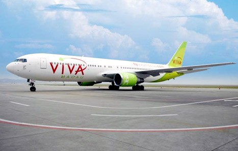 Viva Macau aircraft seen at Tan Son Nhat Airport in Ho Chi Minh City (File photo: VietnamNet)