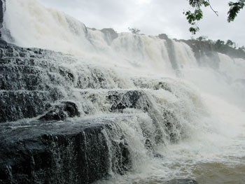 Several years ago, the imposing Pongour waterfall was considered a natural treasure. (Photo: Khanh Huy)