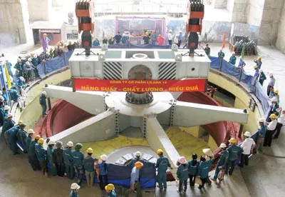 Thả thành công Stator tổ máy số 1 thủy điện Sê-rê-pốk 3