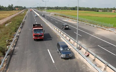 Đường cao tốc TPHCM - Trung Lương vừa được thông xe. Ảnh: CAO THĂNG