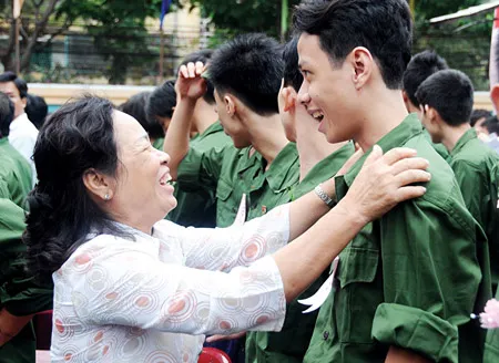 TPHCM: 1.900 thanh niên lên đường nhập ngũ