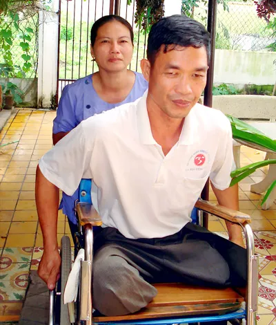 Vợ chồng anh Chiểu, chị Hồng.