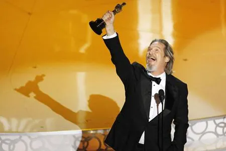 Và lúc nhận tượng vàng Oscar