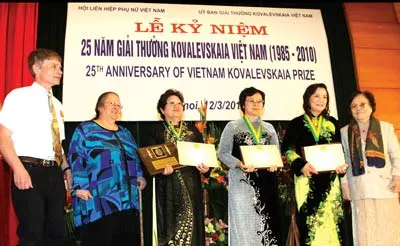 Trao Giải thưởng Kovalevskaia cho 3 nhà khoa học nữ