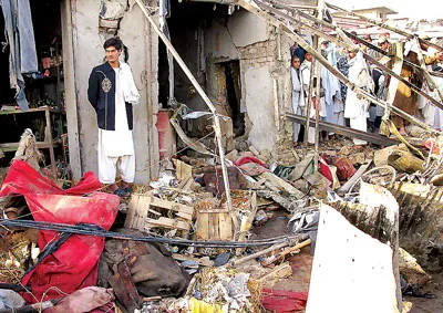 Afghanistan: Taliban "dằn mặt" NATO, 92 người chết và bị thương