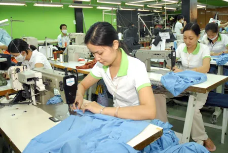 Thị trường lao động lệch pha, vì sao? - Bài 1: Lao động giá rẻ và cái giá phải trả