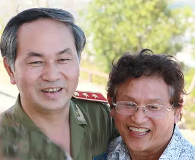 Trung tướng Trần Đại Quang-Thứ Trưởng Bộ Công an và ông ba Hóa.