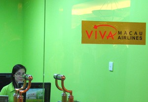 This file photo, taken on Dec. 7, 2009, shows Viva Macau’s ticketing office in Ho Chi Minh City, located at the Sheraton Hotel, on the office opening day. The carrier has closed its Vietnam offices following its Macau closure. (Photo: Tuong Thuy)