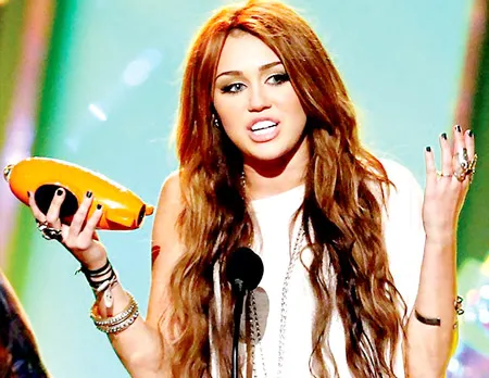 Miley Cyrus ngưng hát, đi theo phim