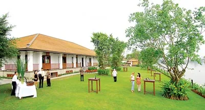 Tìm khoảng thở trong lòng phố