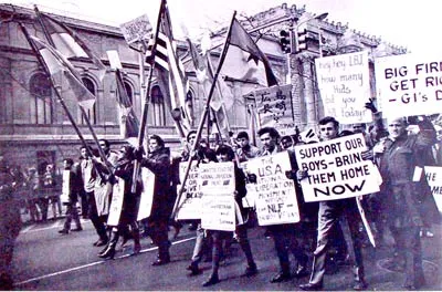 Biểu tình tại New York yêu cầu đưa lính Mỹ về nước, ủng hộ Mặt trận Dân tộc Giải phóng miền Nam Việt Nam (ảnh tư liệu của VVAW).