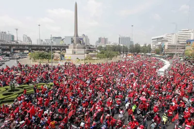 Thái Lan: Phe “áo đỏ” đòi kênh truyền hình PTV được hoạt động lại