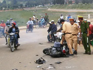 Hiện trường vụ tai nạn trên đường Sương Nguyệt Ánh. Ảnh: Nam Viên