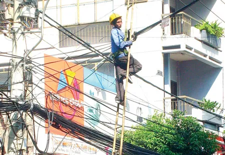 Dọn “mạng nhện điện” làm hỏng đường cáp