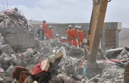 Trung Quốc: Các ngành, các cấp chung tay cứu trợ người dân huyện Ngọc Thụ