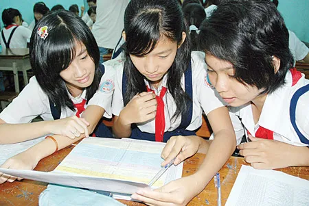 Năm học mới, lại nóng chuyện “chạy” trường và “chạy” hộ khẩu