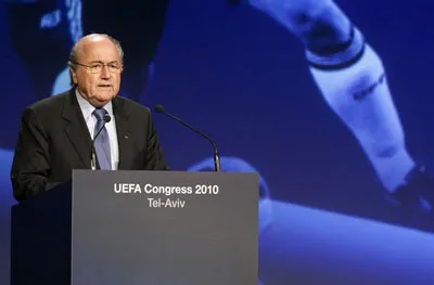 Blatter tham dự một đại hội của UEFA ở Tel Aviv.