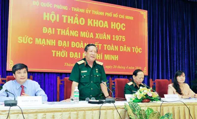 Thượng tướng Phan Trung Kiên phát biểu tại hội thảo.