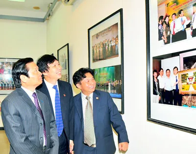 Triển lãm “Đại thắng mùa xuân 1975 – Tự hào TPHCM 35 năm xây dựng và phát triển”