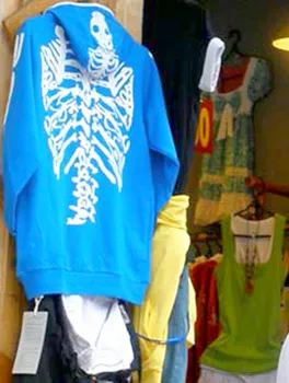 Giật mình thời trang kinh dị