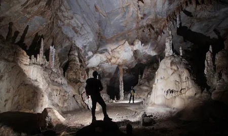 Quảng Bình: Phát hiện 21 hang động mới đẹp lông lẫy