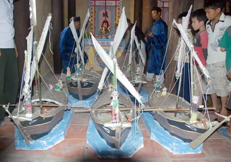Tái hiện mô hình thuyền câu, phương tiện ra Hoàng Sa của hội hùng binh năm xưa