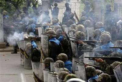 Thái Lan: Phe “áo đỏ” hủy kế hoạch tuần hành đến chợ Talad Thai