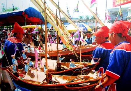 Tri ân đội hùng binh Hoàng Sa