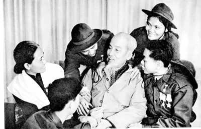 Tại lễ mít tinh kỷ niệm 35 năm Ngày giải phóng miền Nam, thống nhất đất nước, Chủ tịch nước Nguyễn Minh Triết: Vượt qua khác biệt, chung lòng xây dựng Tổ quốc