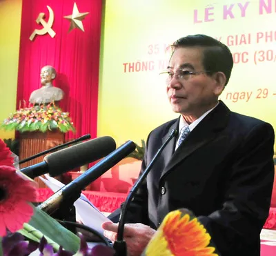 Chủ tịch nước Nguyễn Minh Triết đọc diễn văn kỷ niệm. Ảnh: Minh Điền