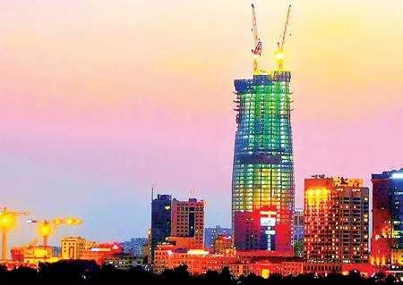 Đảng bộ, chính quyền và nhân dân thành phố quyết tâm xây dựng TPHCM ngày càng đàng hoàng hơn, to đẹp hơn. Ảnh: C.T.V.