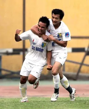 Công bố danh sách đội tuyển Việt Nam: Nóng bỏng tuyến giữa