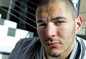 Scandal mua dâm trẻ vị thành niên: Benzema khẳng định “không liên quan”