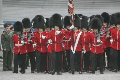 Binh sĩ thuộc quân đội Anh trên quảng trường Đỏ