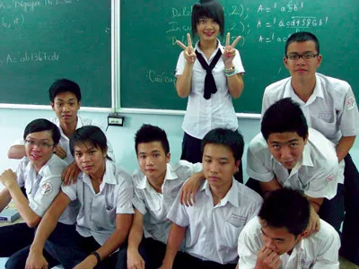 Nhóm trẻ làm phim