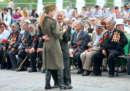 Kỷ niệm 65 năm chiến thắng phát xít (9-5-1945 – 9-5-2010): Ký ức không quên ảnh 5