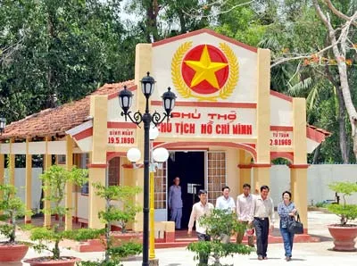 Chuyện kể ở ấp Phủ Thờ