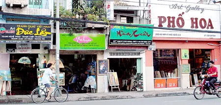 Phố tranh Nam Kỳ Khởi Nghĩa. Ảnh: THÙY DƯƠNG