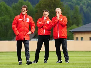 HLV Capello và các trợ lý.