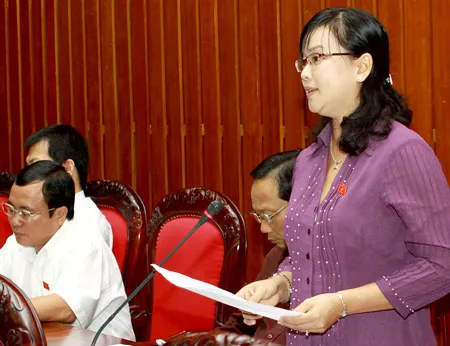 Quốc hội thảo luận về kinh tế - xã hội và ngân sách Nhà nước : Cần quan tâm các vấn đề môi trường, xã hội