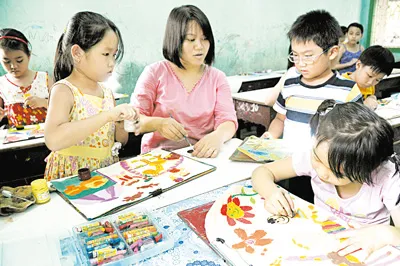 Lớp mỹ thuật ở Nhà Thiếu nhi TP - nơi ươm mầm những họa sĩ tương lai. Ảnh: An Dung