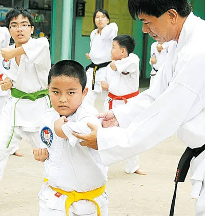 Lớp Karate dành cho các em yêu võ thuật. Ảnh: An Dung