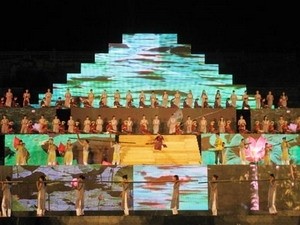 A performance during the Hue Festival 2010 opening ceremony on Saturday night (Photo: Vietnam News Agency)