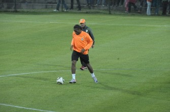 Didier Drogba takes part in a training session on June 10, 2010 in Vereeninging.