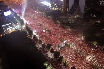 South Korean soccer fans throng in Seoul,
